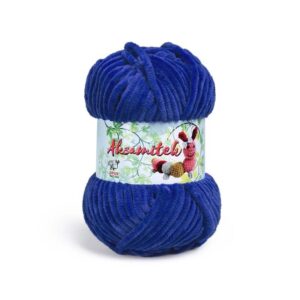 aksamitek pluszowa włóczka na maskotki szydełkowe 64 szafir