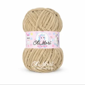 Włóczka pluszowa OliMori Kitty Yarn 43 Beżowy — delikatna włóczka do maskotek i amigurumi
