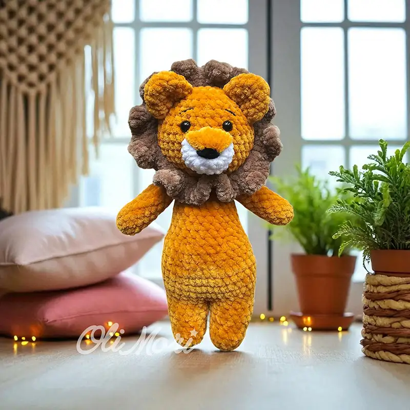 Gotowa maskotka szydełkowa – lew OliMisie, darmowy wzór OliMori.